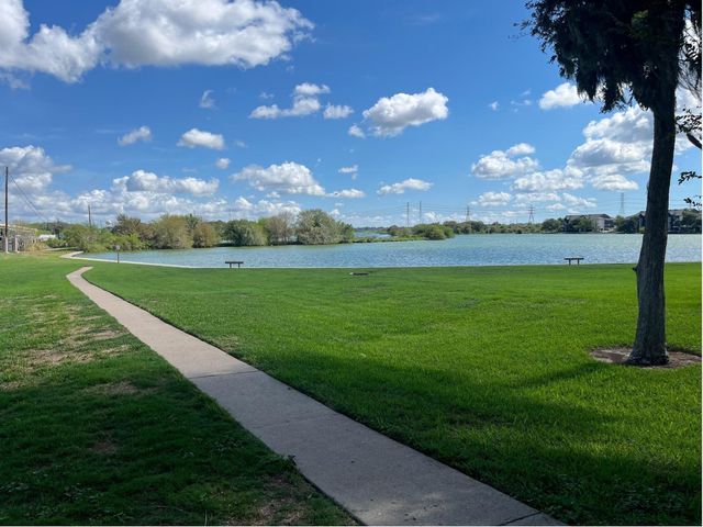 18800 Egret Bay Boulevard 1105, Webster, TX 77058