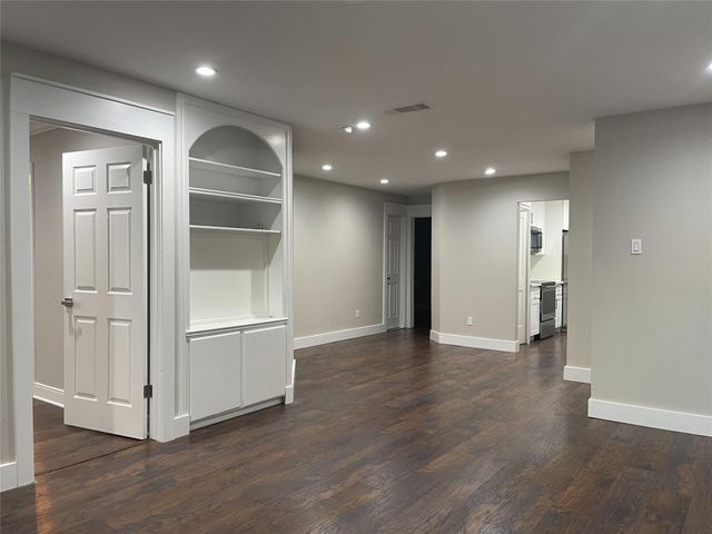 18800 Egret Bay Boulevard 1105, Webster, TX 77058