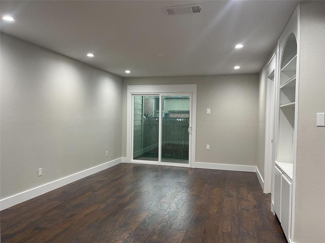18800 Egret Bay Boulevard 1105, Webster, TX 77058