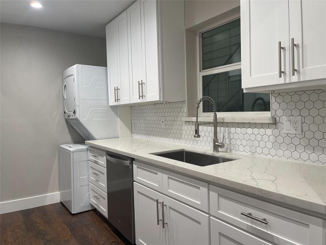 18800 Egret Bay Boulevard 1105, Webster, TX 77058