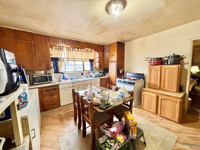 1343 LOS LENTES Road NE, Los Lunas, NM 87031