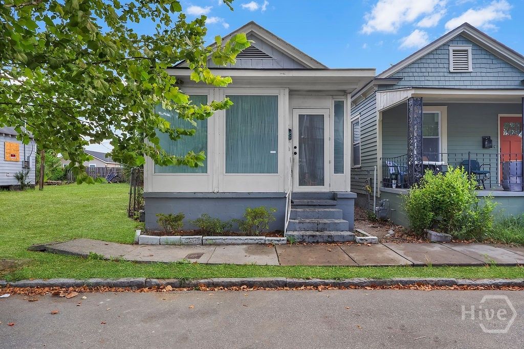 Image 2 of property listing at 612 W 42nd Street, Savannah, GA 31415
