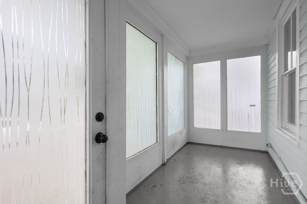Image 4 of property listing at 612 W 42nd Street, Savannah, GA 31415
