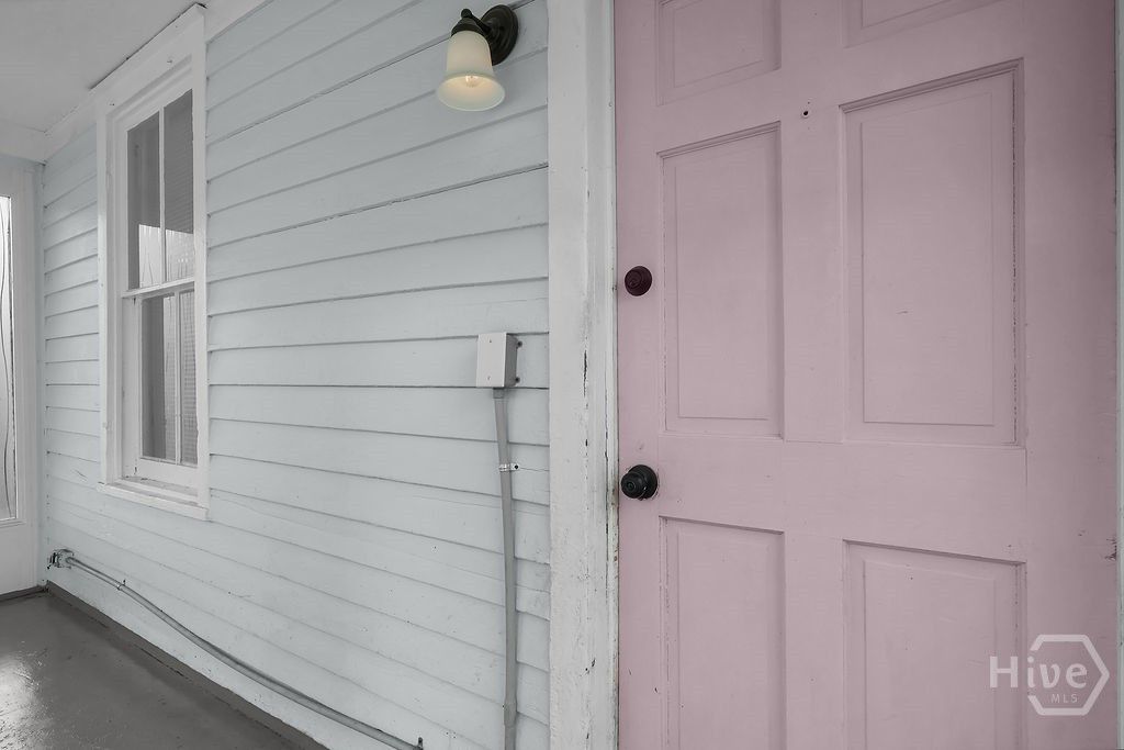 Image 6 of property listing at 612 W 42nd Street, Savannah, GA 31415