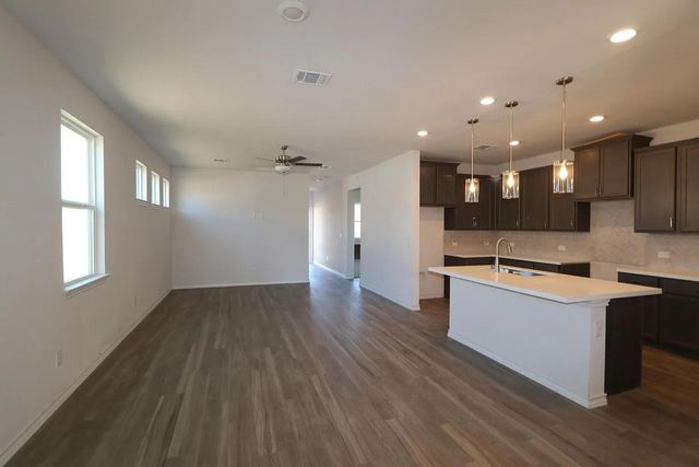 745 Long Run, Liberty Hill, TX 78642