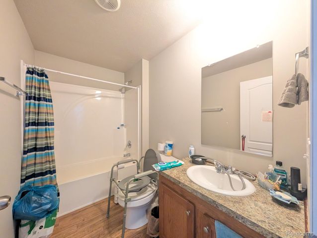 11724 Cedarbrook Drive, Green Oak Township, MI 48178