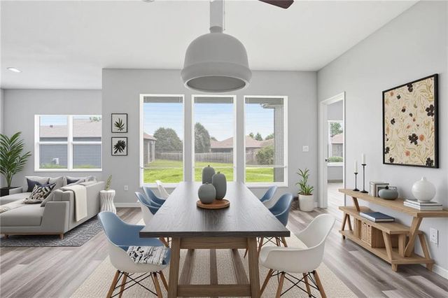 21805 Lucca Circle, Peculiar, MO 64078