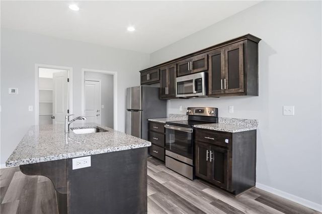 21805 Lucca Circle, Peculiar, MO 64078