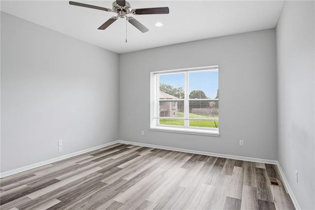 21805 Lucca Circle, Peculiar, MO 64078