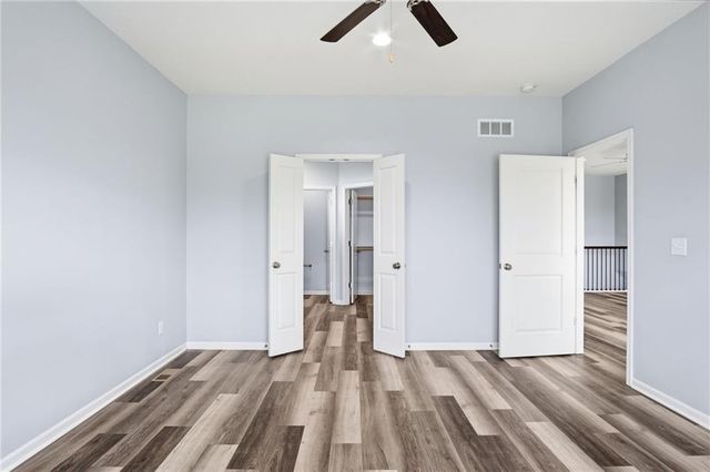 21805 Lucca Circle, Peculiar, MO 64078