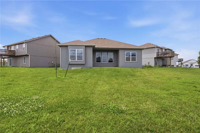 21805 Lucca Circle, Peculiar, MO 64078