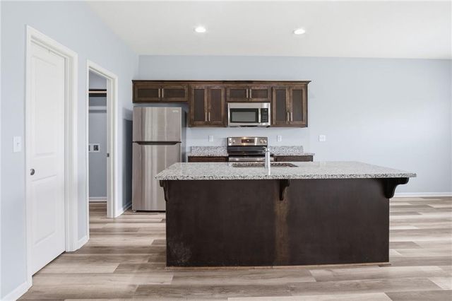 21805 Lucca Circle, Peculiar, MO 64078