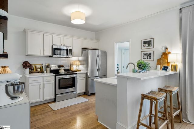 6 Rogers Avenue, Greenville, SC 29617