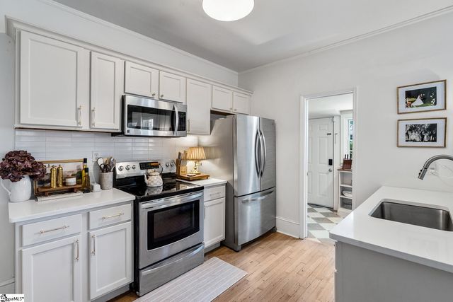 6 Rogers Avenue, Greenville, SC 29617