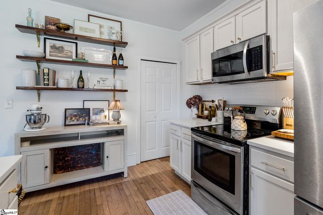6 Rogers Avenue, Greenville, SC 29617