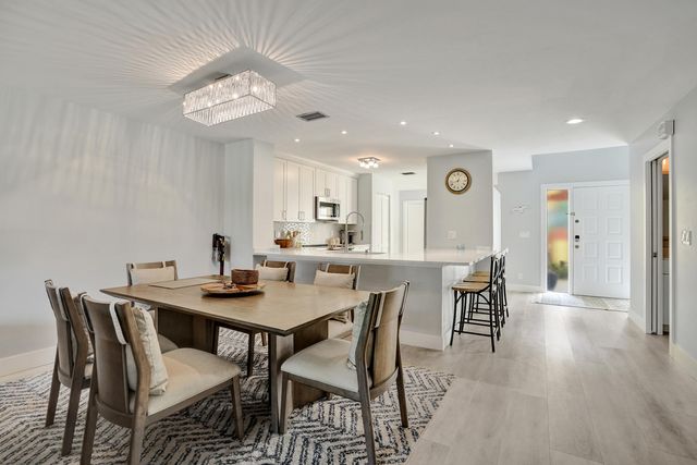 5355 10th Fairway Drive 2, Delray Beach, FL 33484