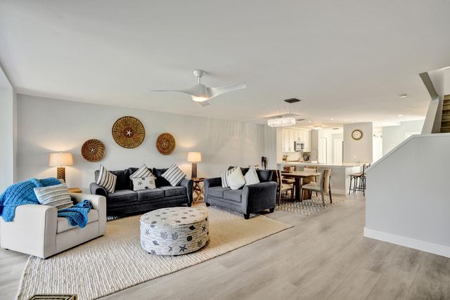 5355 10th Fairway Drive 2, Delray Beach, FL 33484