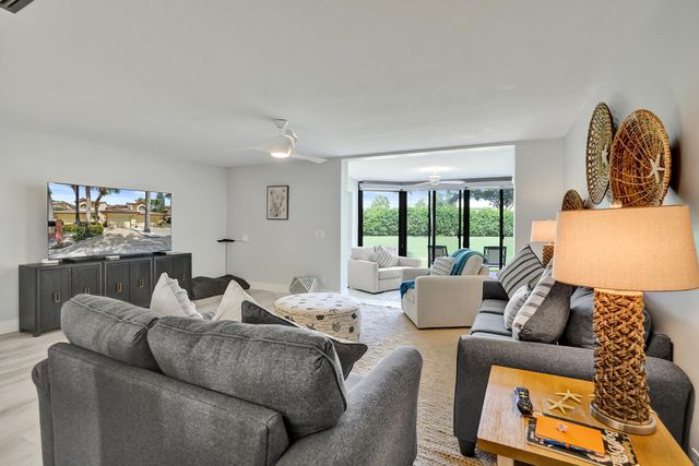 5355 10th Fairway Drive 2, Delray Beach, FL 33484