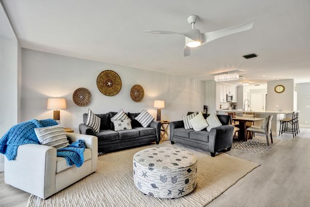 5355 10th Fairway Drive 2, Delray Beach, FL 33484