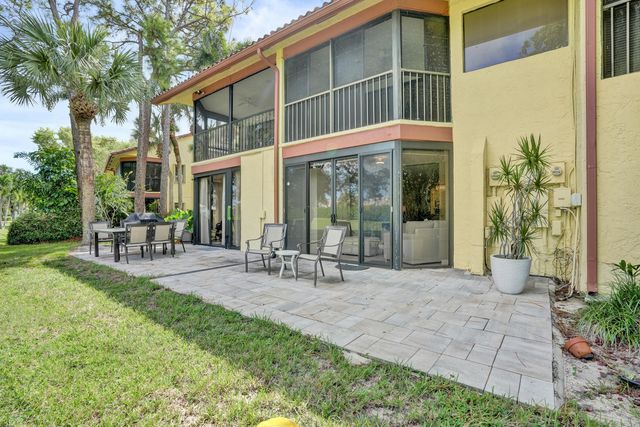5355 10th Fairway Drive 2, Delray Beach, FL 33484