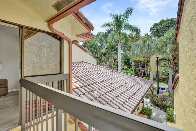 5355 10th Fairway Drive 2, Delray Beach, FL 33484