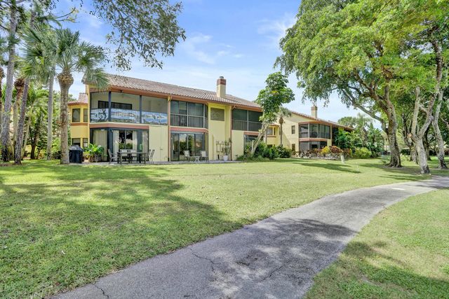 5355 10th Fairway Drive 2, Delray Beach, FL 33484