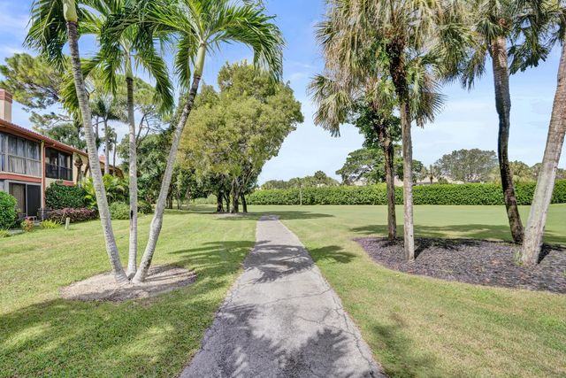 5355 10th Fairway Drive 2, Delray Beach, FL 33484