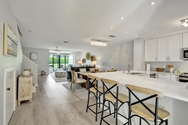 5355 10th Fairway Drive 2, Delray Beach, FL 33484