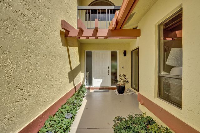 5355 10th Fairway Drive 2, Delray Beach, FL 33484
