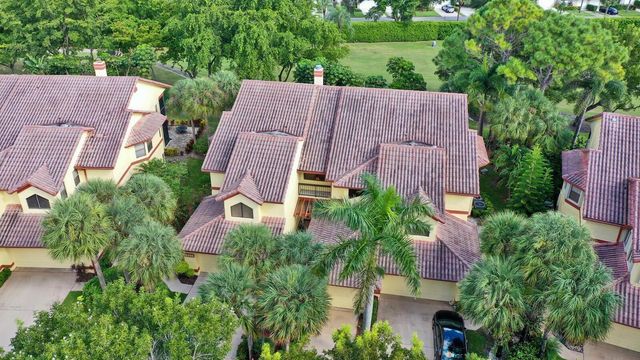5355 10th Fairway Drive 2, Delray Beach, FL 33484