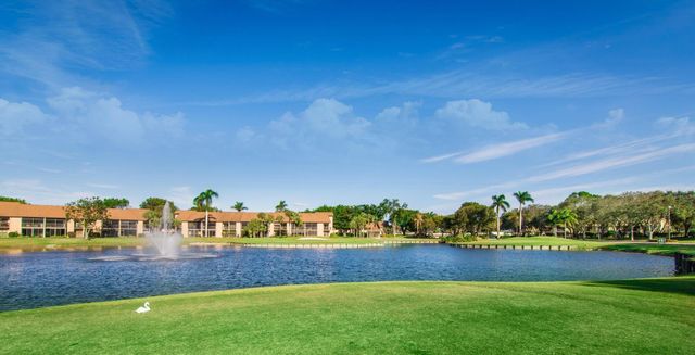 5355 10th Fairway Drive 2, Delray Beach, FL 33484
