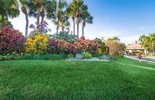 5355 10th Fairway Drive 2, Delray Beach, FL 33484