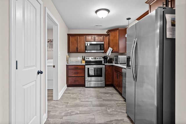 143 Ambridge Street, Oak Grove, KY 42262
