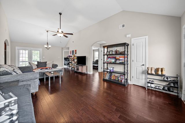 143 Ambridge Street, Oak Grove, KY 42262