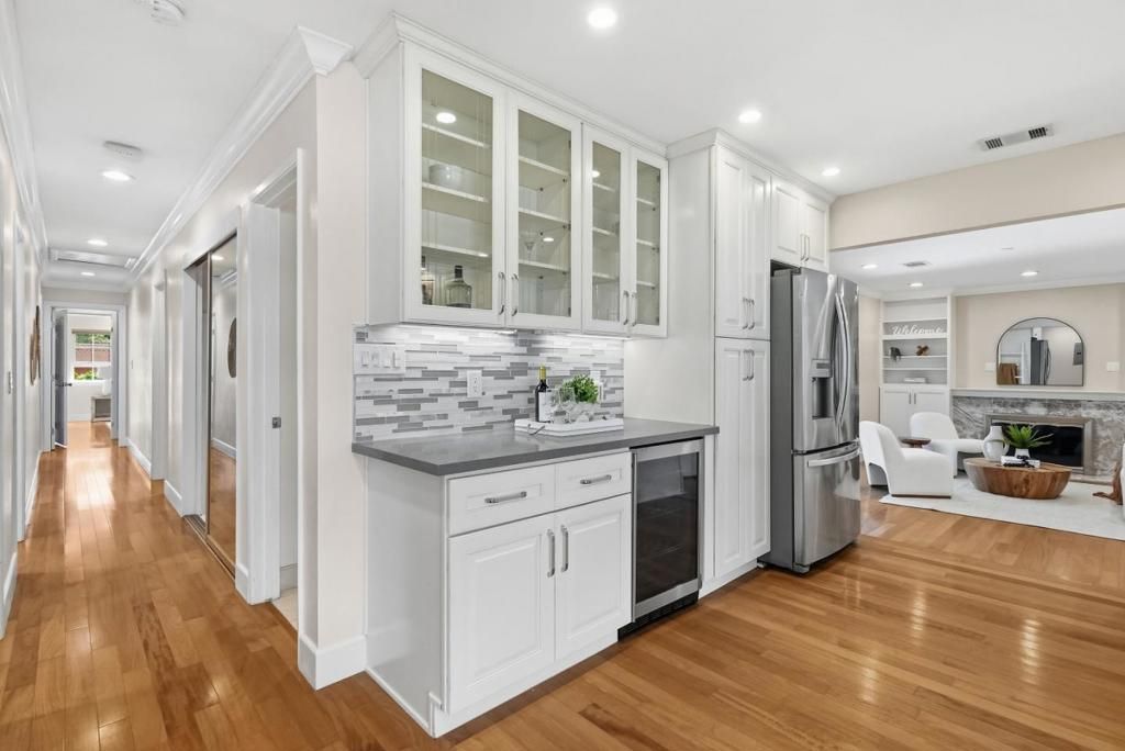 Image 13 of property listing at 1010 Springfield Drive, Campbell, CA 95008