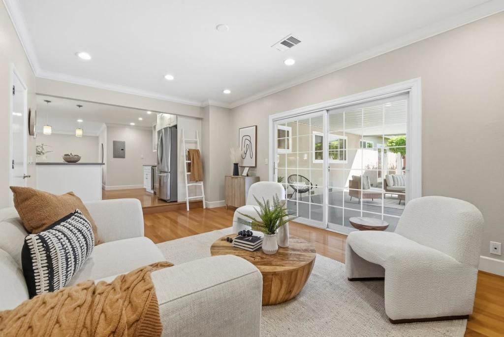 Image 17 of property listing at 1010 Springfield Drive, Campbell, CA 95008