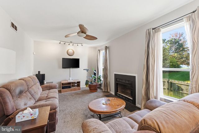 78 STONEHAM DR, Delran Twp, NJ 08075