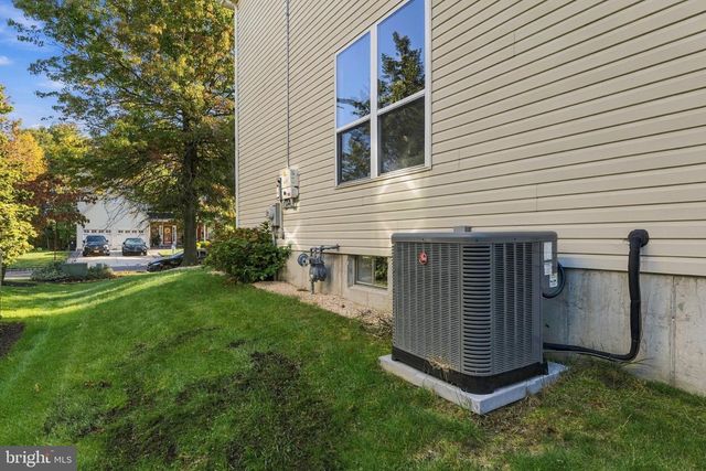 78 STONEHAM DR, Delran Twp, NJ 08075
