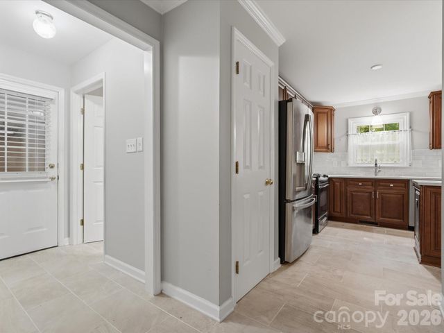 401 Brenwyck Court, Matthews, NC 28105