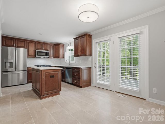 401 Brenwyck Court, Matthews, NC 28105
