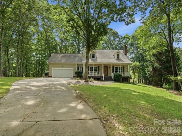 401 Brenwyck Court, Matthews, NC 28105
