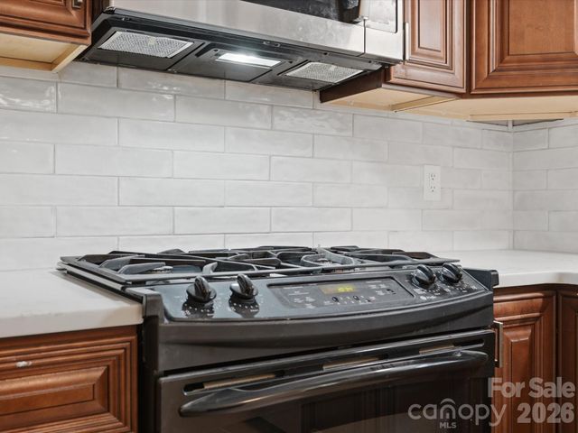 401 Brenwyck Court, Matthews, NC 28105