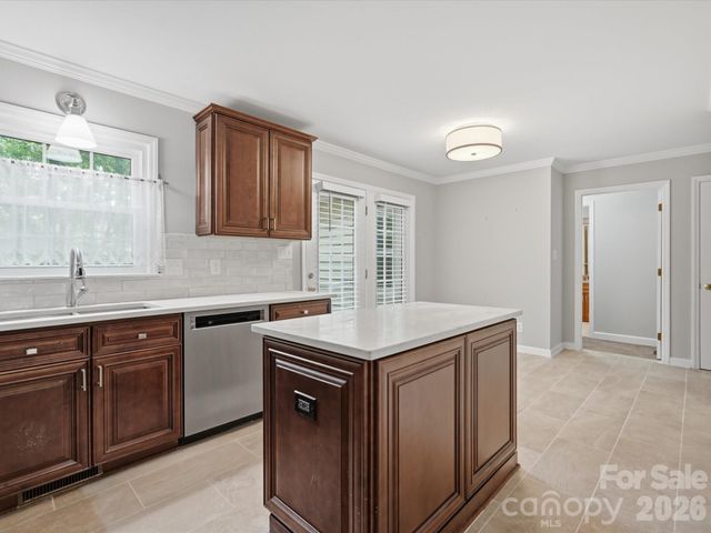 401 Brenwyck Court, Matthews, NC 28105