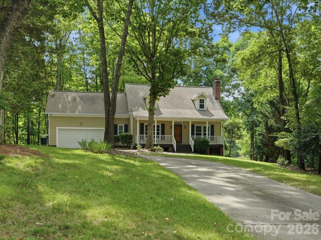 401 Brenwyck Court, Matthews, NC 28105