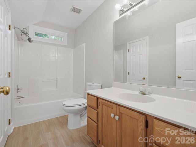401 Brenwyck Court, Matthews, NC 28105