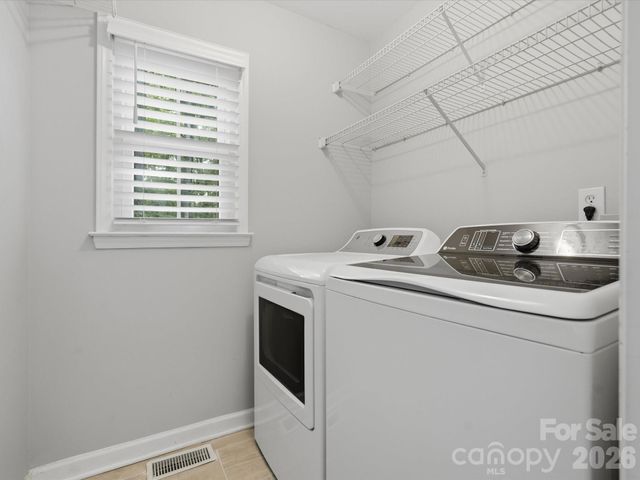 401 Brenwyck Court, Matthews, NC 28105