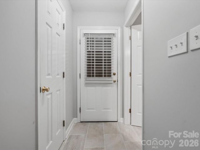 401 Brenwyck Court, Matthews, NC 28105