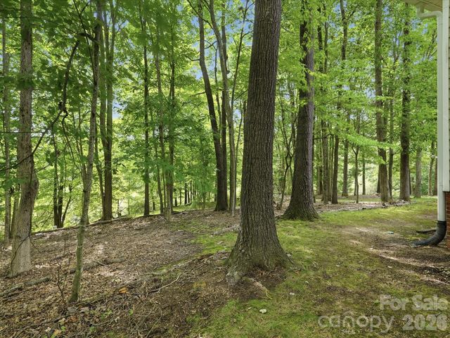 401 Brenwyck Court, Matthews, NC 28105