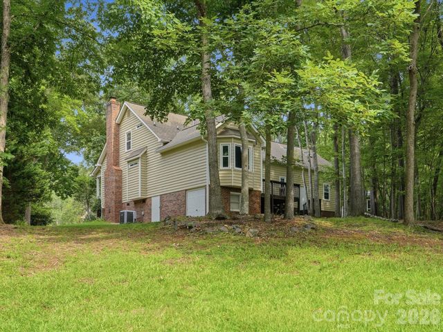 401 Brenwyck Court, Matthews, NC 28105