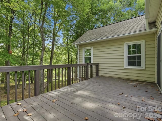 401 Brenwyck Court, Matthews, NC 28105